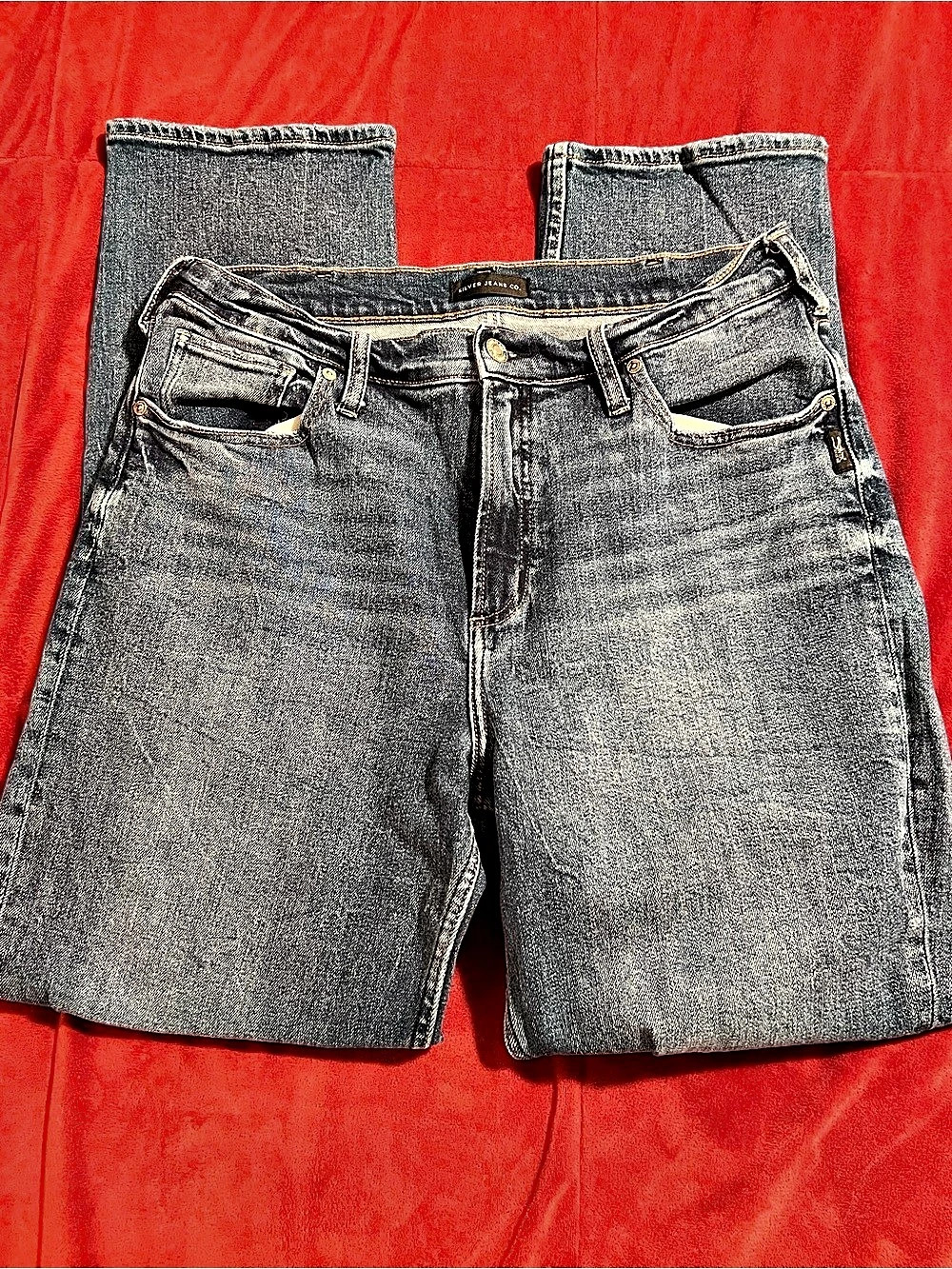 Silver Jeans Co. 90's Boyfriend High-Rise Slim Leg Jeans.